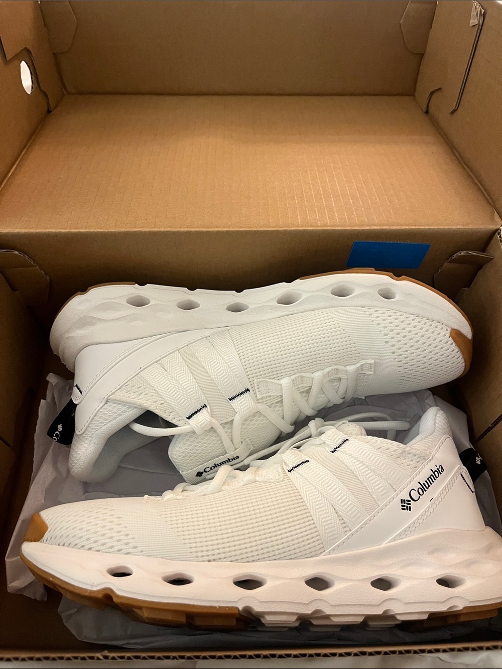 Columbia White Terrastride Aro  lightweight flexible traction size 8.5 New
